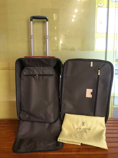 Three piece bundle set suit case