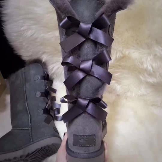 Rhinestones bow boots